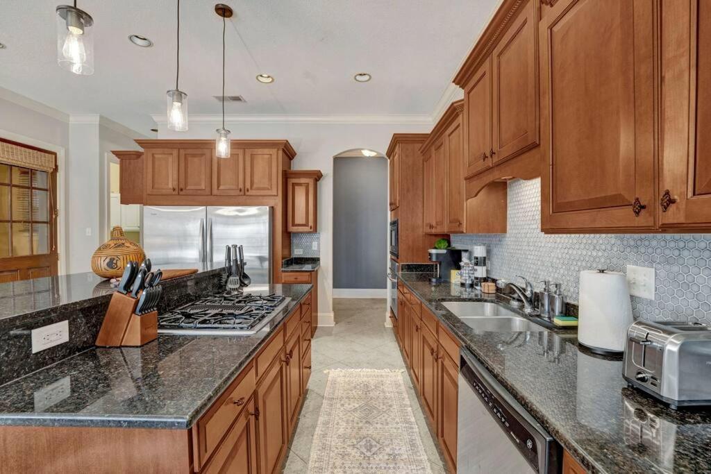 Luxury Home With Outdoor Patio And Game Room Мемфіс Екстер'єр фото
