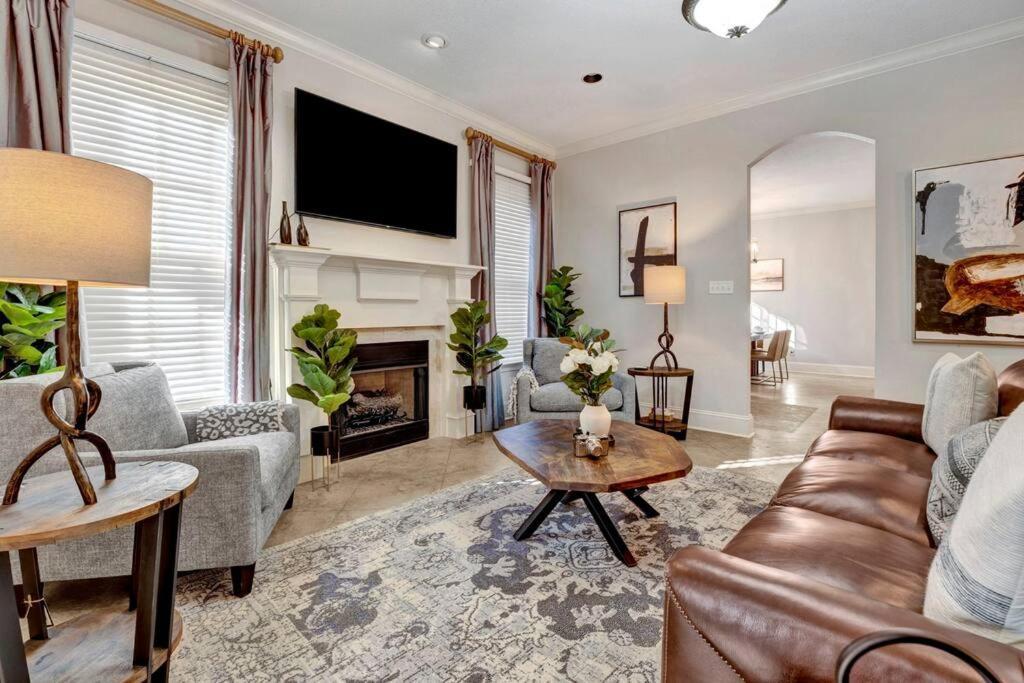 Luxury Home With Outdoor Patio And Game Room Мемфіс Екстер'єр фото